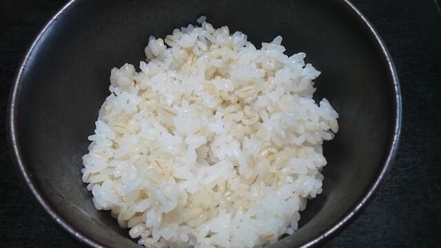 白米ともち麦と混ぜご飯