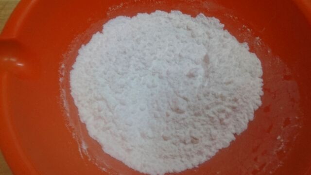 片栗粉と小麦粉を1:1の分量まぜた粉