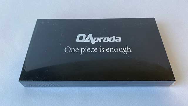 OAprodaのiPhone15用ガラスフィルムのパッケージ（表）