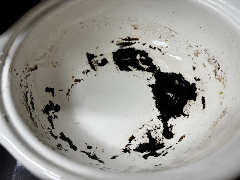 ホーロー鍋のコゲ